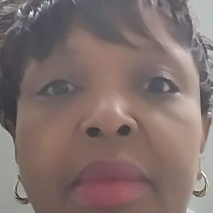 Meet your Posher, Cynthia